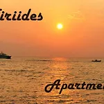 Apartment Niriides *