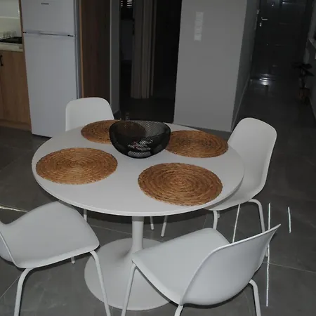 Niriides Apartament *