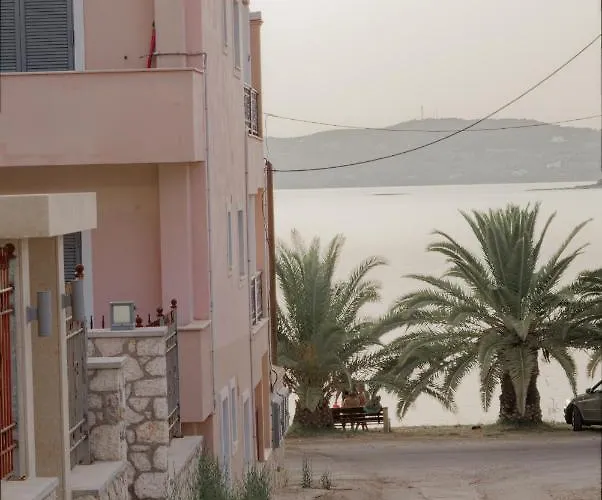 Niriides * ポルト・ヘリ