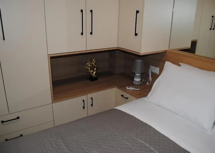 Niriides * ポルト・ヘリ